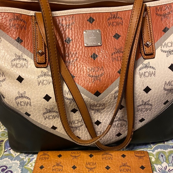 MCM LEATHER BAG - Picture 1 of 2